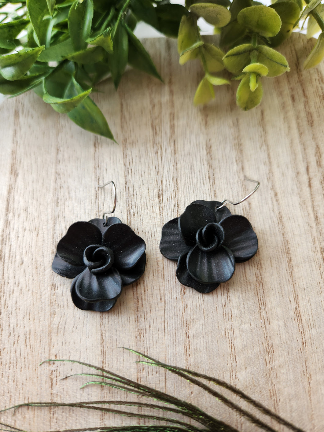 Black Pearl Blooming Flower Dangles