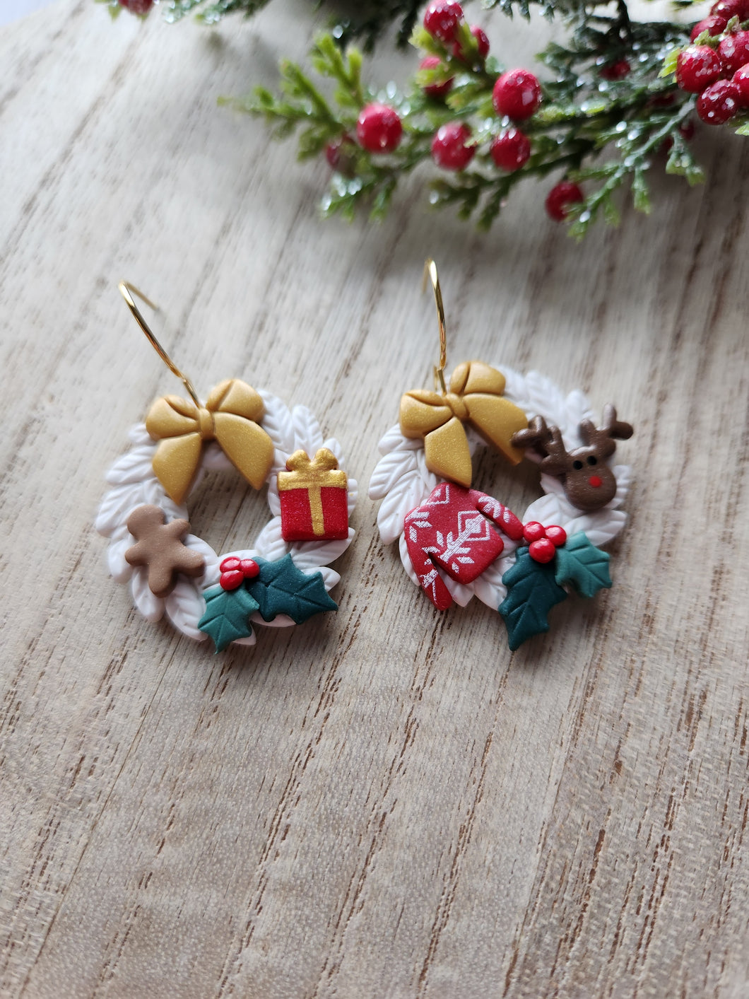 Gold Christmas Gifts Wreath Clay Earrings